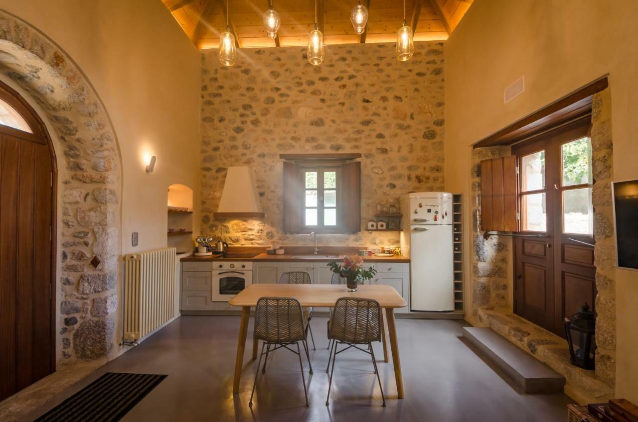 Villa Panthemis Leonídion Esterno foto